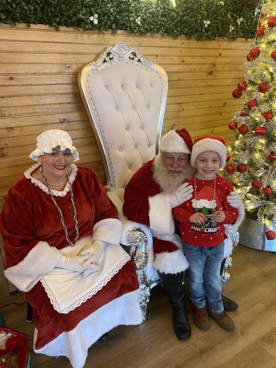 Santa and Mrs. Claus paid a visit to 618 Restaurant in Freehold on Dec 4.