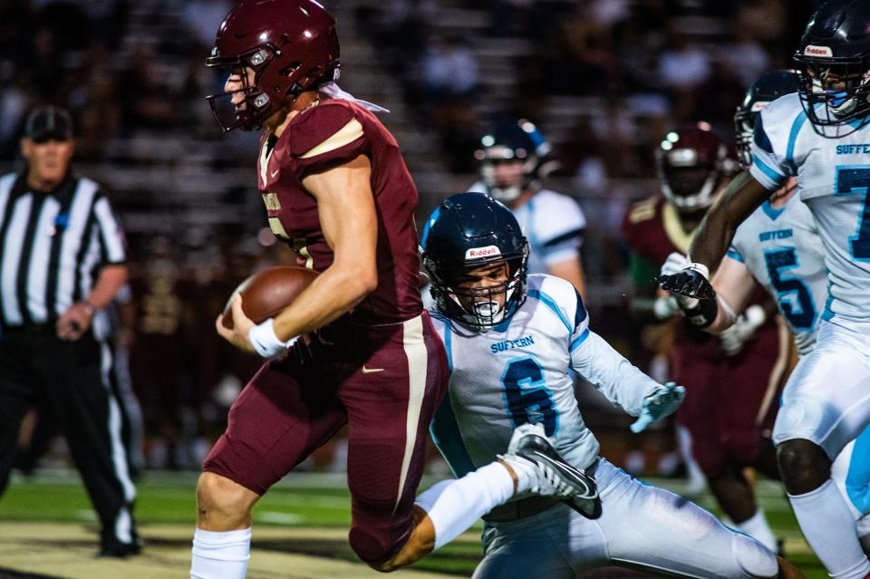 Arlington's Michael Rescigno sprints up field against Suffern during a Sept. 12, 2022 football game.