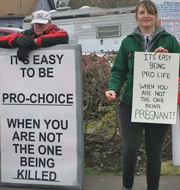 <p>Protesta: “Es fácil ser pro-elección cuando tú no eres el que será asesinado”. Respuesta: “Es fácil ser pro-vida cuando tú no eres la que está embarazada”. Foto: Reddit.com/schwanky </p>