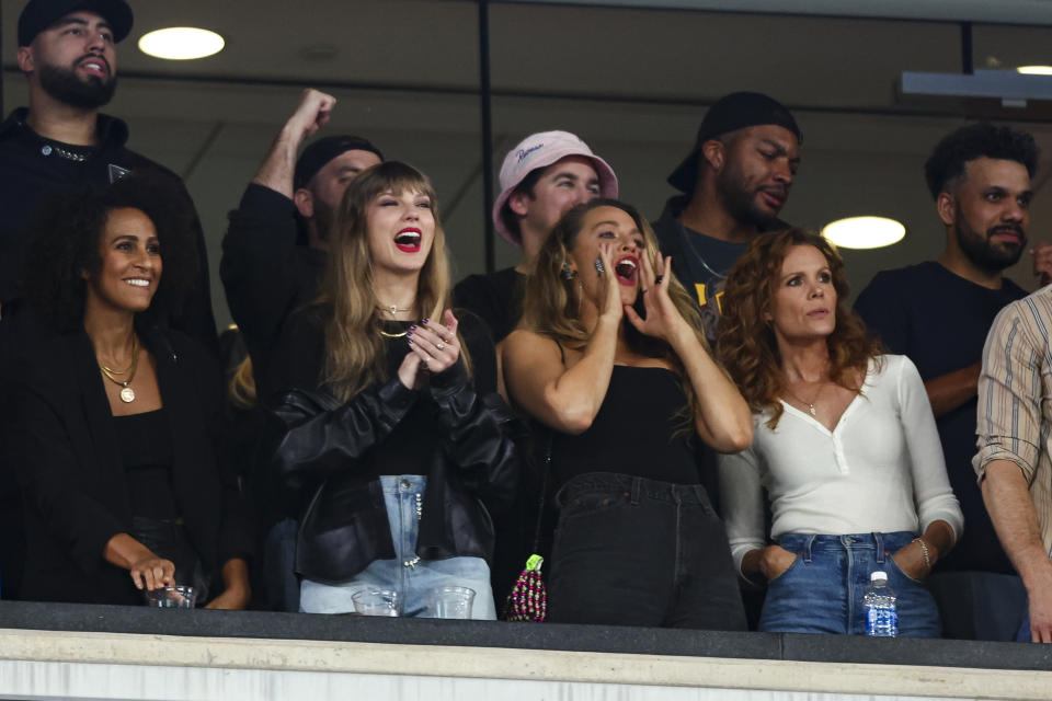 Taylor Swift wearing Area shorts at a Chiefs game