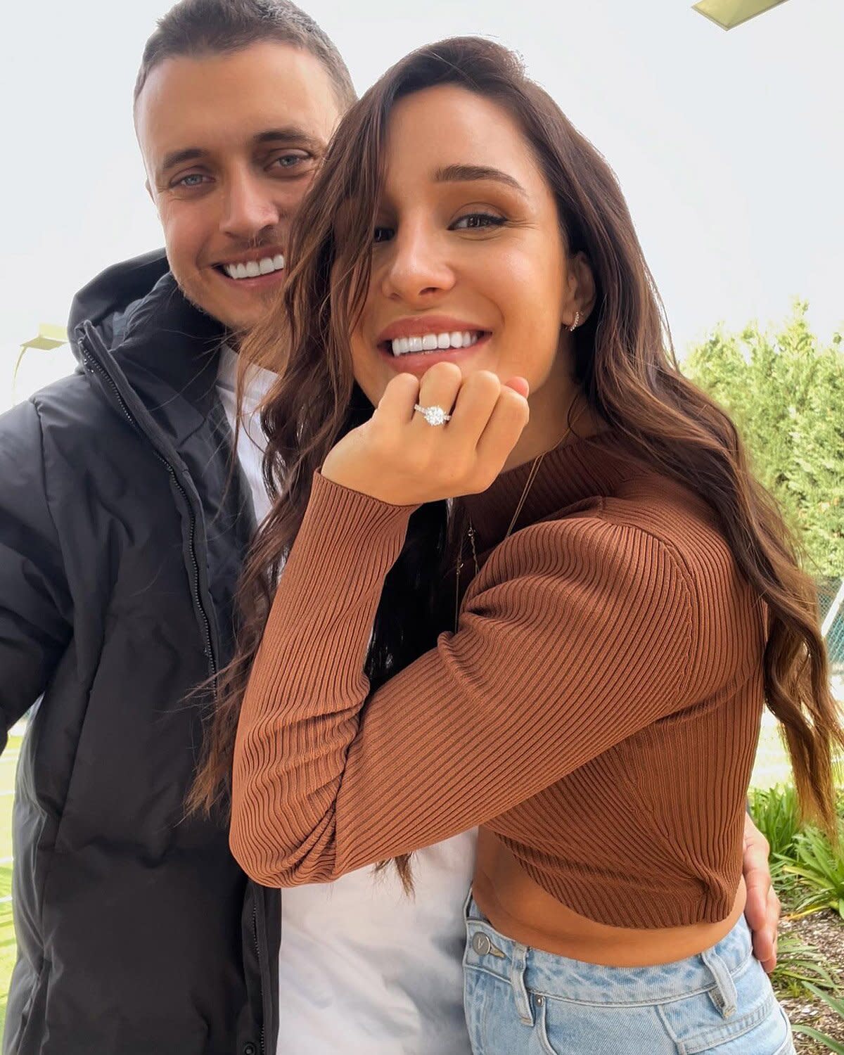 Kayla Itsines Is Engaged to Boyfriend Jae Woodroffe https://www.instagram.com/p/CgKxjKIhzVn/?igshid=YmMyMTA2M2Y%3D