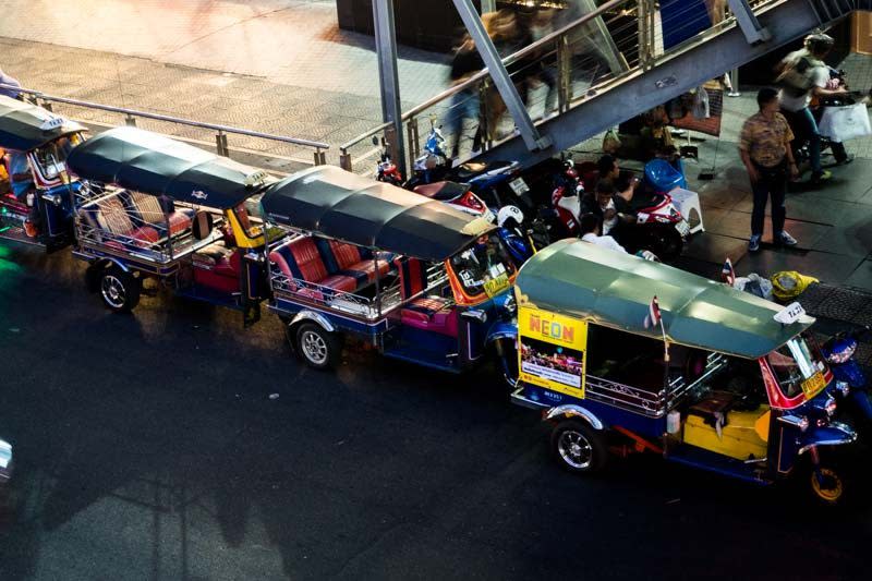 talad neon bangkok