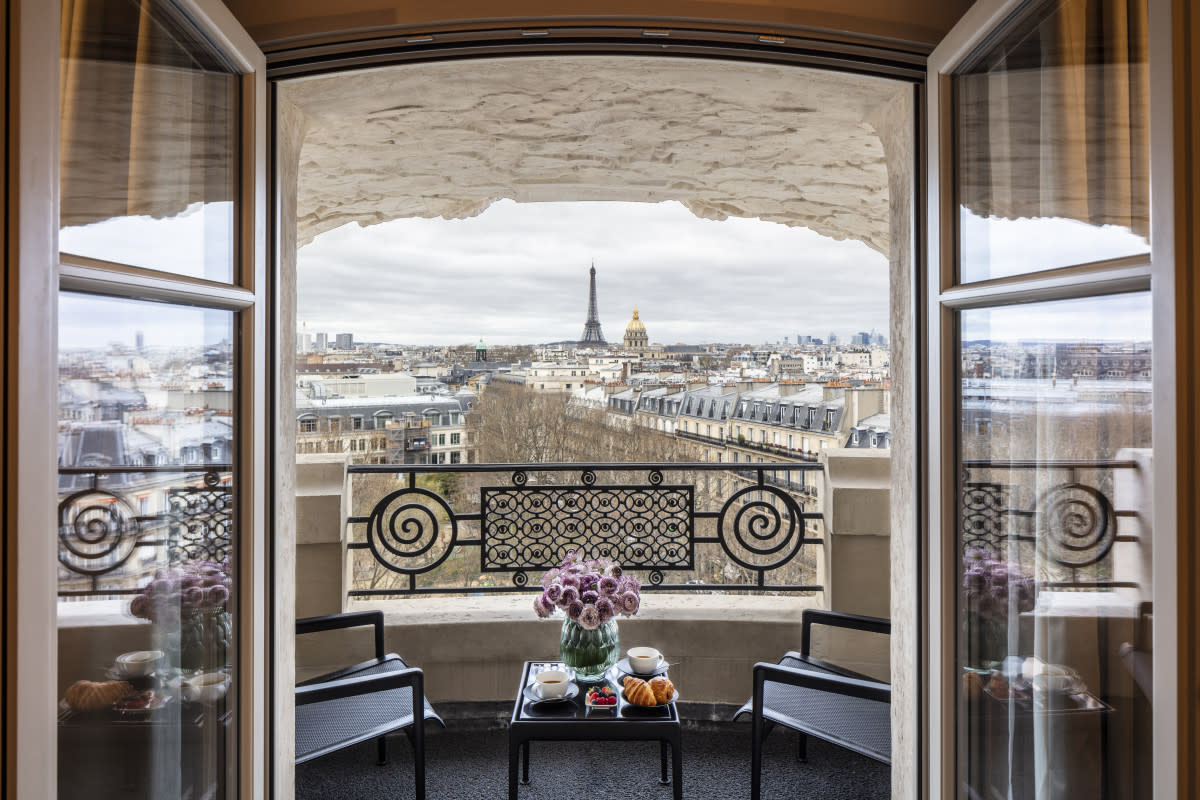 Hôtel Lutetia Paris' Amour Suite with views of the Eiffel Tower<p>Courtesy of Hôtel Lutetia</p>