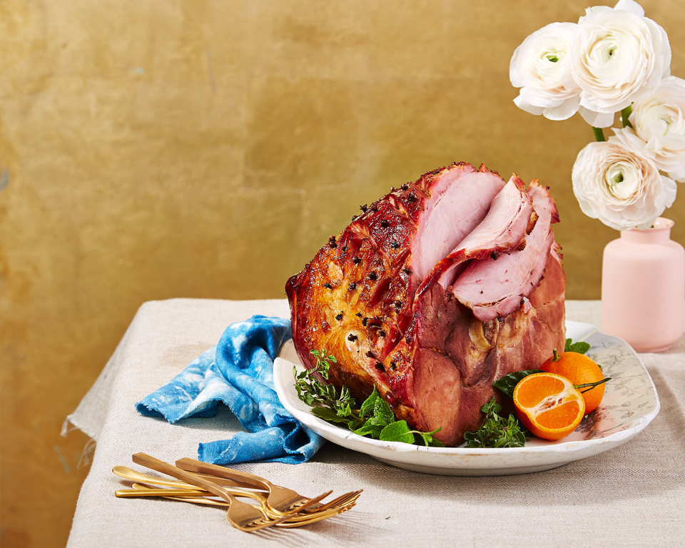 Festive Thanksgiving Ham Recipes That Will Totally Steal the Show