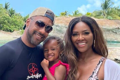 Style Living Ig Rhoa Kenya Moore Marc Daly Brooklyn Birthday Flowers