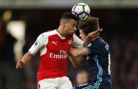 Britain Soccer Football - Arsenal v Middlesbrough - Premier League - Emirates Stadium - 22/10/16 Arsenal's Francis Coquelin in action with Middlesbrough's Marten de Roon Action Images via Reuters / John Sibley Livepic