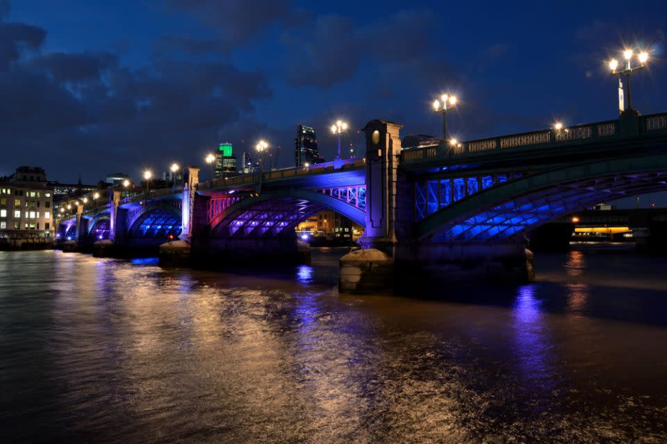 Over 4,400 solar panels compose the roof of Blackfriars bridge in the City of London, making it the largest solar-powered bridge in the world.