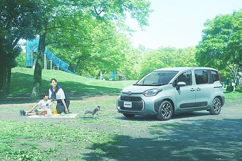 ga-b-toyota-sienta