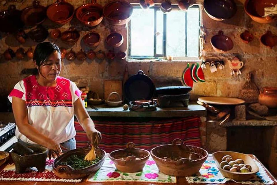 la gastronomía queretana está basada en las costumbres prehispánicas de culturas como la chichimeca y la hñahñu