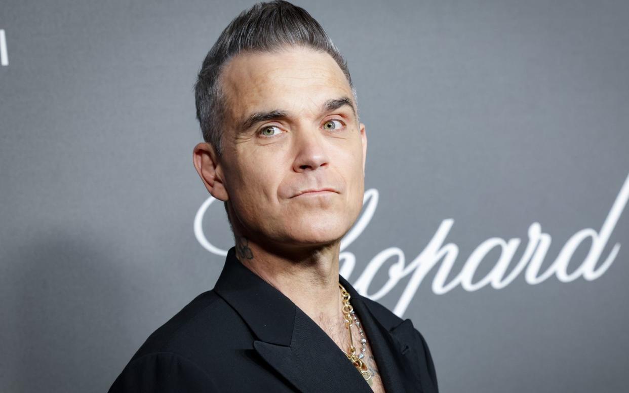 Während eines Konzerts in den Nierlanden musste Robbie Williams seinen Auftritt unterbrechen - wegen Long Covid, wie er damals erklärte. Nun räumte der Sänger ein, gelogen zu haben. (Bild: 2023 Getty Images/Pascal Le Segretain)
