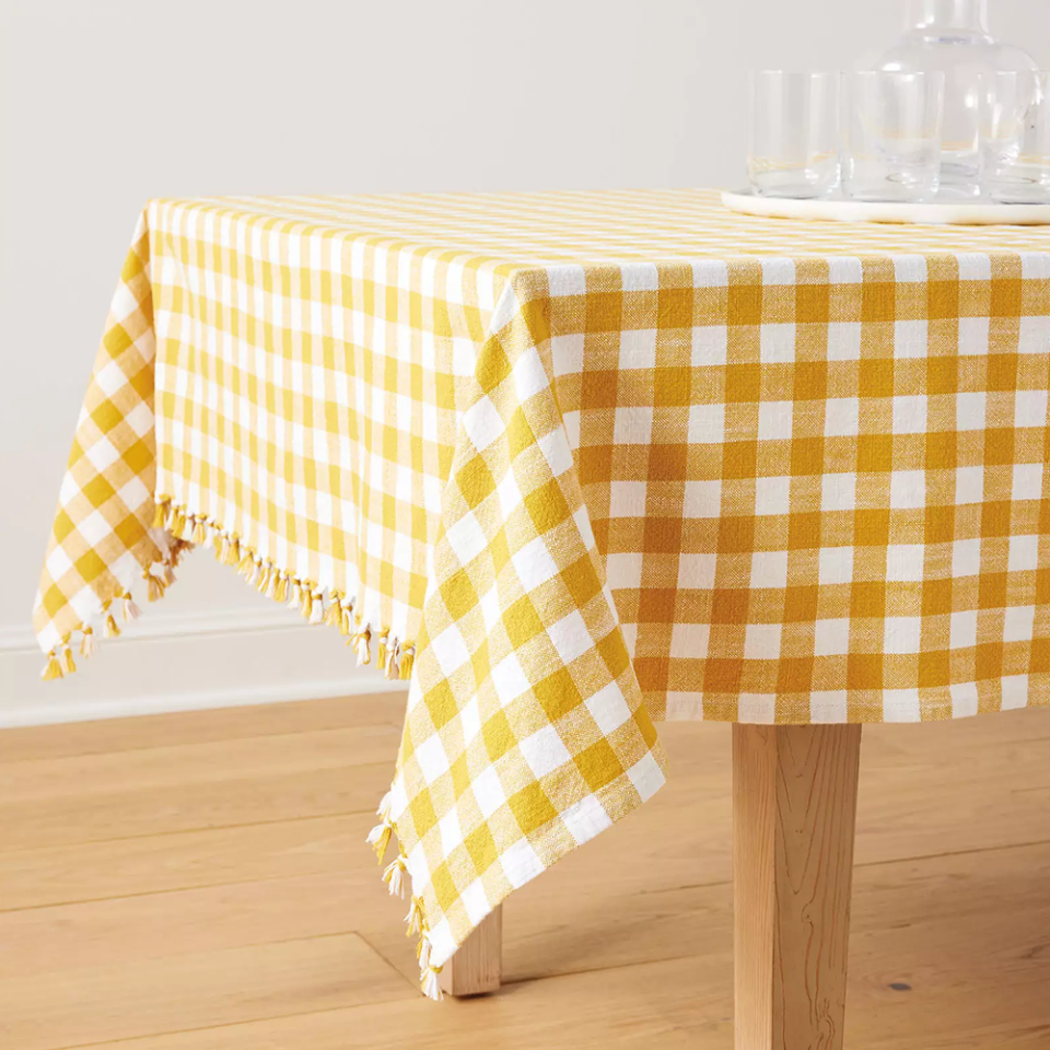 <p><a href="https://go.redirectingat.com?id=74968X1596630&url=https%3A%2F%2Fwww.serenaandlily.com%2Fproducts%2Fgingham-tablecloth%2F819697&sref=https%3A%2F%2Fwww.townandcountrymag.com%2Fstyle%2Fhome-decor%2Fg45362777%2Fbest-thanksgiving-tablecloths%2F" rel="nofollow noopener" target="_blank" data-ylk="slk:Shop Now;elm:context_link;itc:0;sec:content-canvas" class="link ">Shop Now</a></p><p>Gingham Tablecloth</p><p>Serena & Lily</p><p>$118.00</p><span class="copyright">Serena & Lily</span>