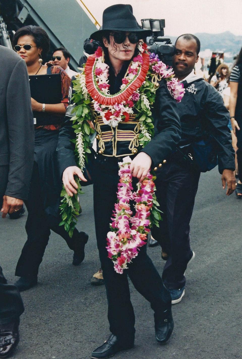 Michael Jackson's Estate Pays $2,500 To Restore His Star On Hollywood Walk Of Fame