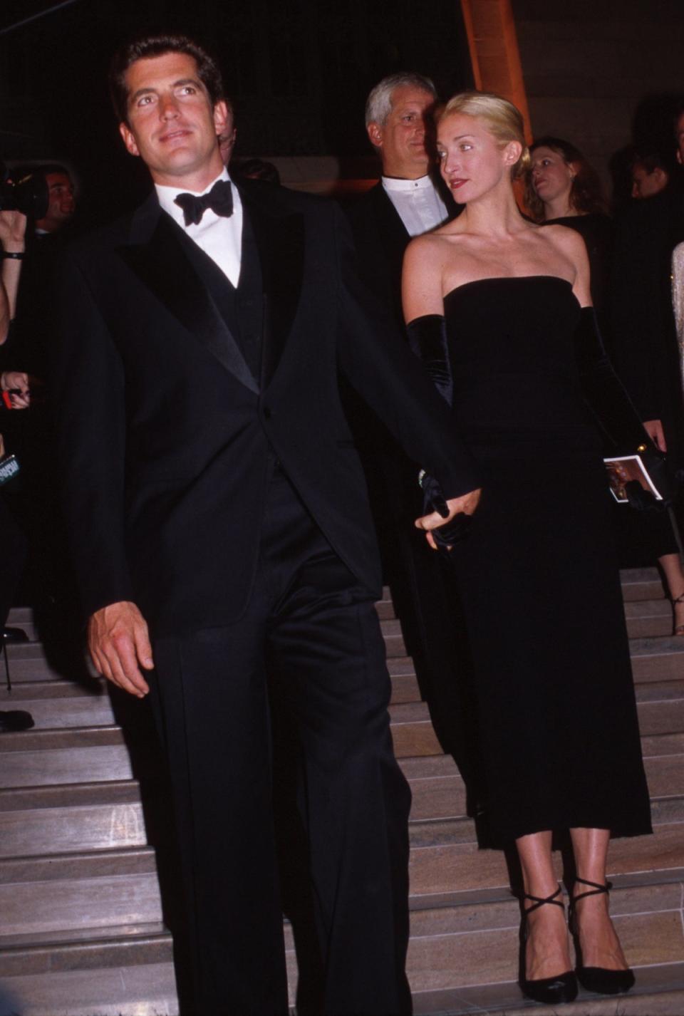 John F. Kennedy Jr. and Carolyn Bessette Kennedy in 1998 (Getty Images)