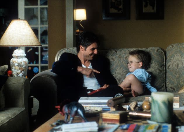 Tom Cruise points to Jonathan Lipnicki in a scene from the film 