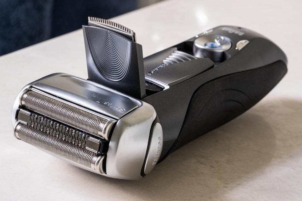 electric razor