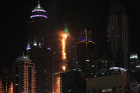 <p>Elite Residences Tower on fire in Dubai Marina on Aug .4, 2017 in Dubai, U.A.E. (Photo: Trevor Goddard/Getty Images) </p>