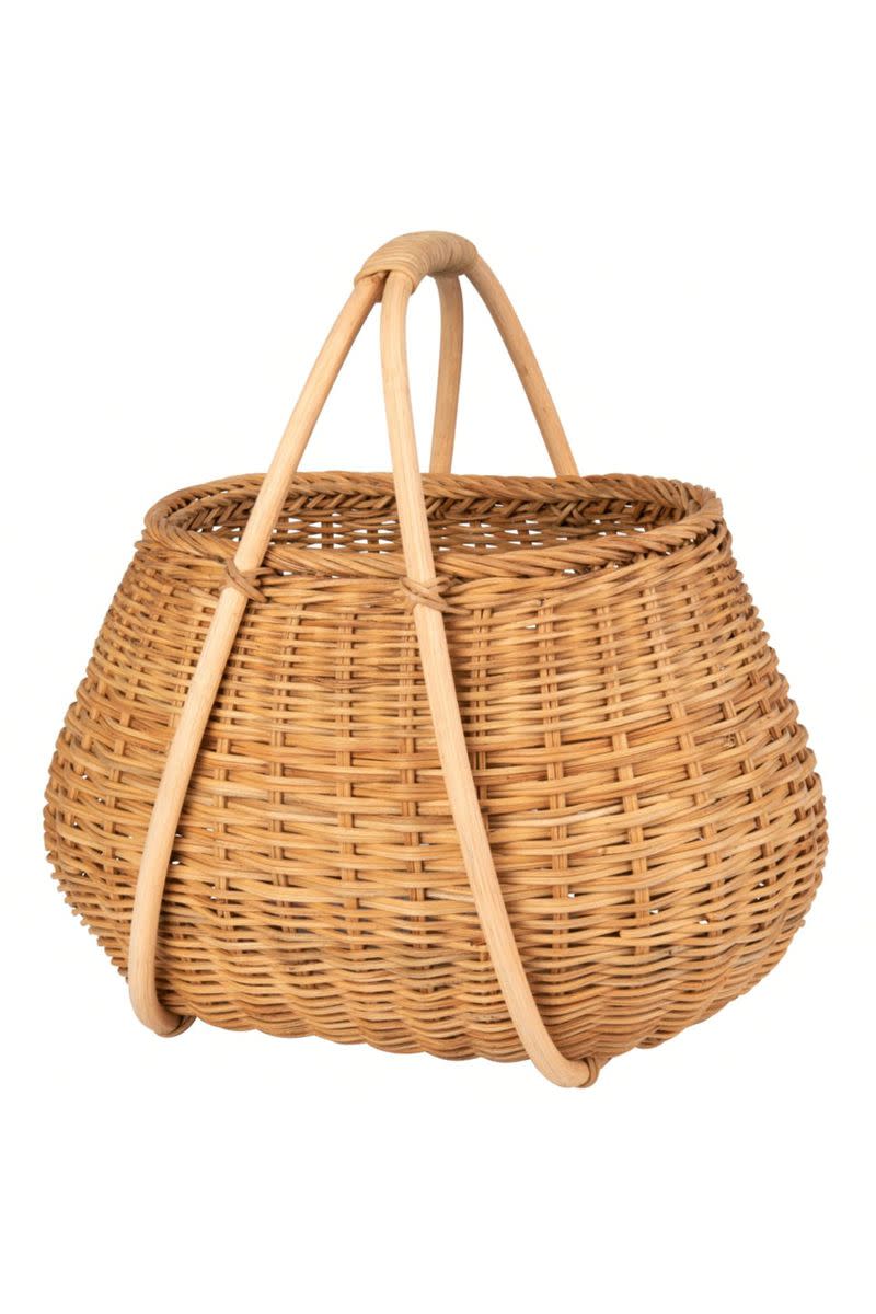 Woven picnic basket