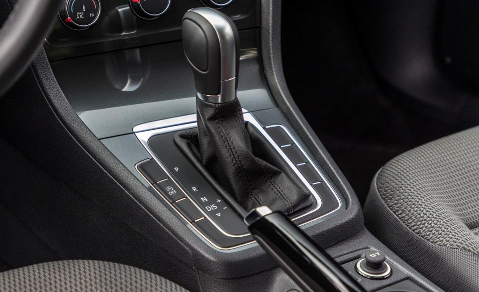 <p>A standard six-speed manual-finally!-or optional eight-speed automatic has replaced the 2018 Golf's five-speed stick and six-speed autobox.</p>