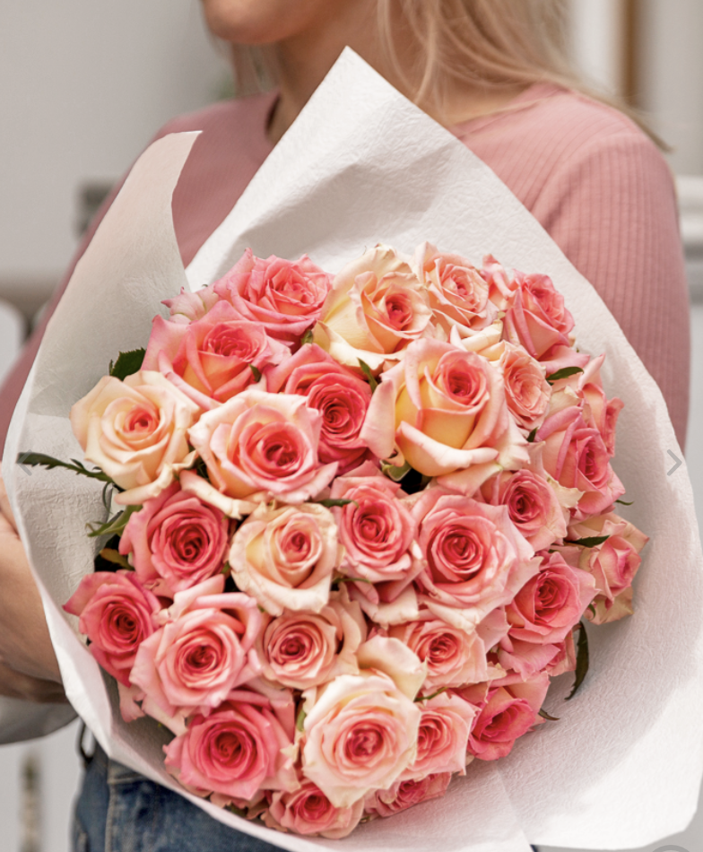 Deluxe Roses 30 long-stemmed blooms for $200