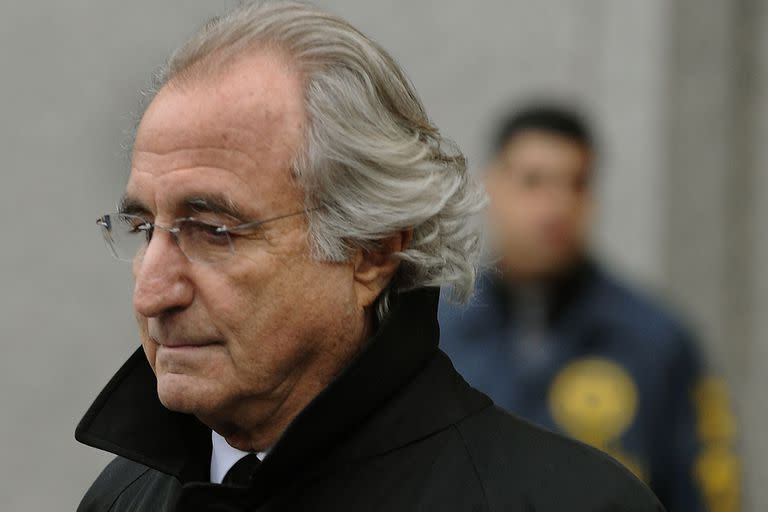 Madoff, en 2009 al dejar un tribunal de Nueva York