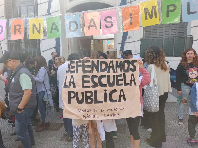 Protesta en una escuela porteña por la ampliación del horario lectivo