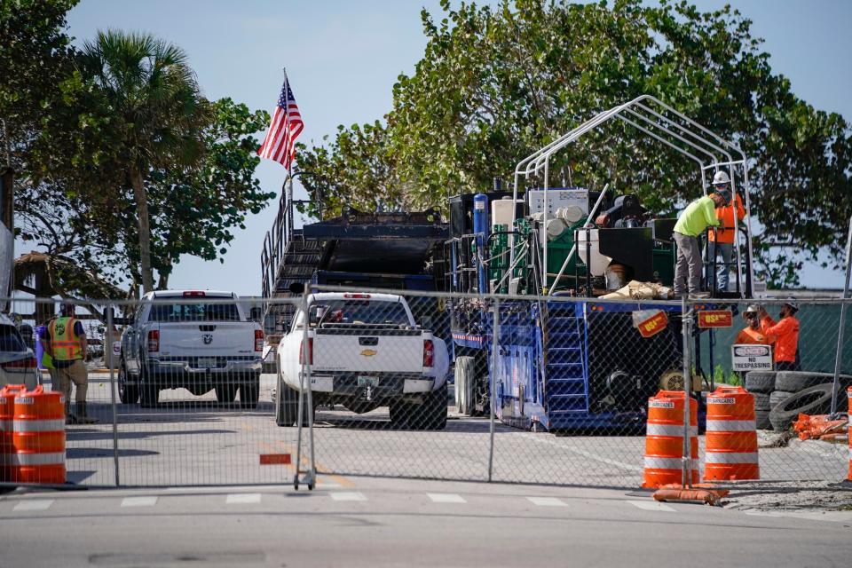 DBE Utility Services set up at the Third Avenue North beach access in Naples on Wednesday, Jan. 4, 2023. The crew installed two outfall pipes from the Third Avenue North beach end to 1,000 feet into the Gulf of Mexico as part of the overall stormwater improvements.