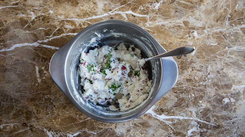 ricotta ravioli filling in bowl