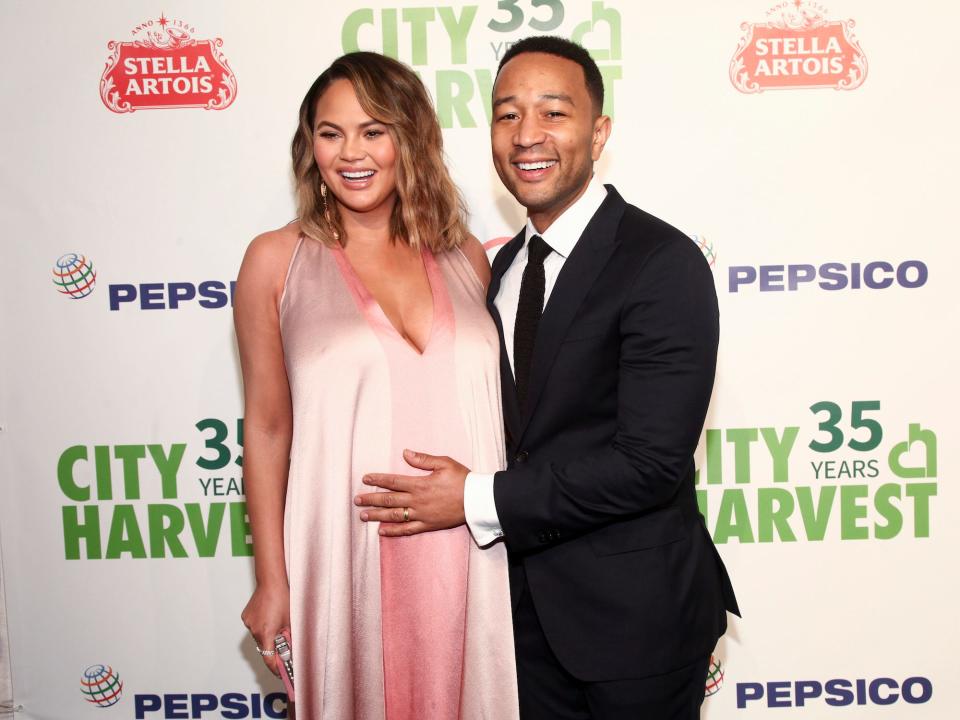 Chrissy Teigen John Legend pregnant