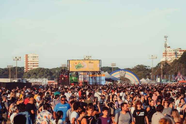 El Lollapalooza 2024 será del 15 al 17 de marzo del año que viene; todavía hay entradas por día y abonos  