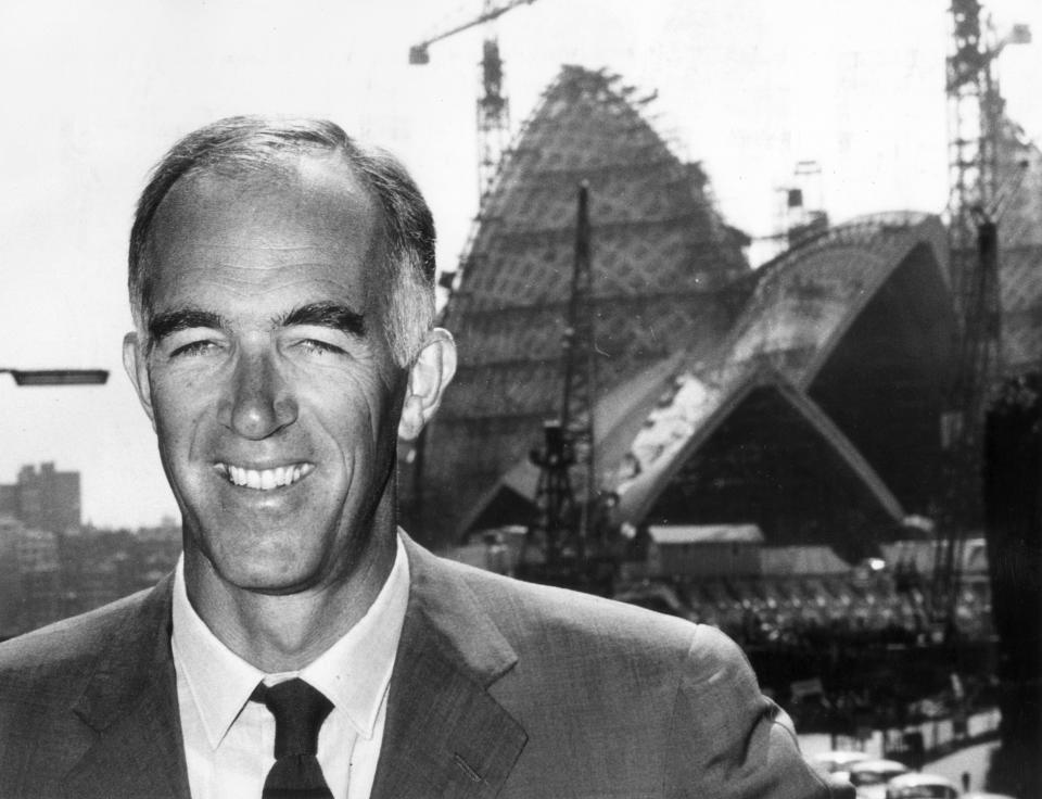 circa 1965:  Danish architect Jorn Utzon in front of the Sydney Opera House during its construction.  (Photo by Keystone/Getty Images)