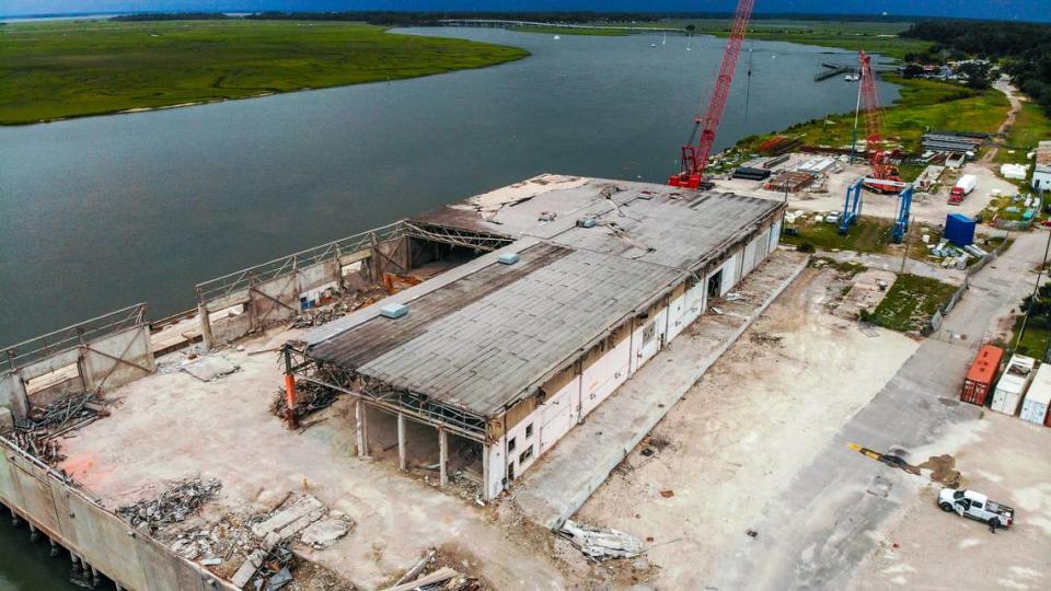 Works continues in the dismantling of the former S.C. State Ports Authority Dock 21 by Safe Harbor on Monday, July 10, 2023 along Battery Creek in the Town of Port Royal. Drew Martin/dmartin@islandpacket.com