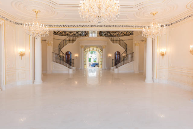 Le Palais Royal - S. Florida Business & Wealth