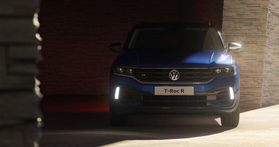 c4689204-2019-vw-t-roc-r-6.jpg