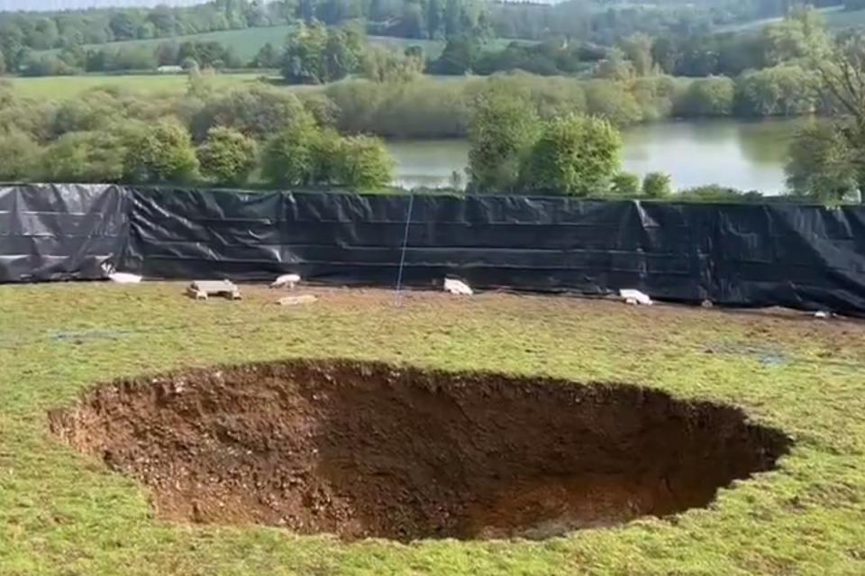 A sink hole previously opened above the tunnelling in the Chilterns (Catherine Bunting / Twitter)