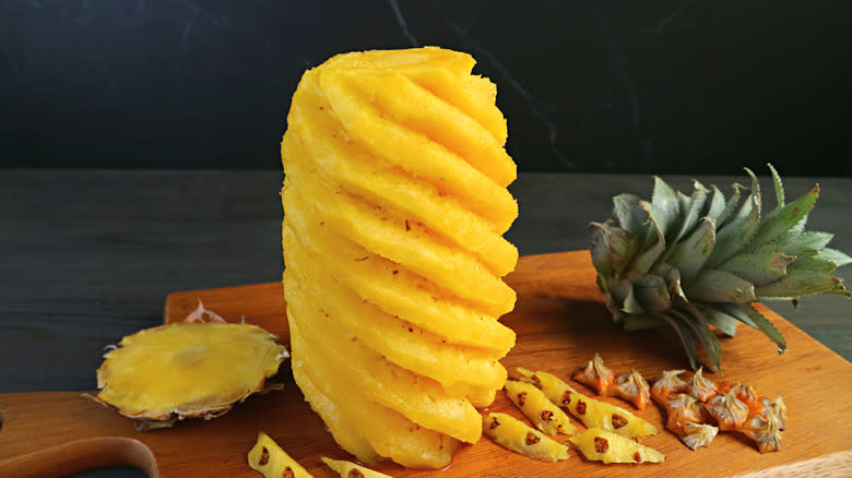 pineapple with spiral pattern