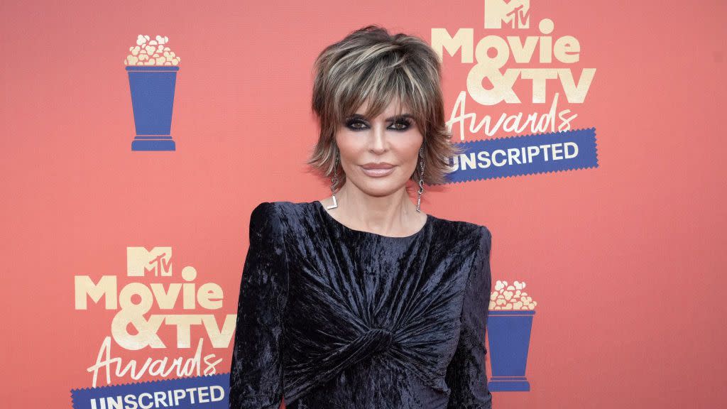 lisa rinna on the carpet ar 2022 mtv movie tv awards unscripted