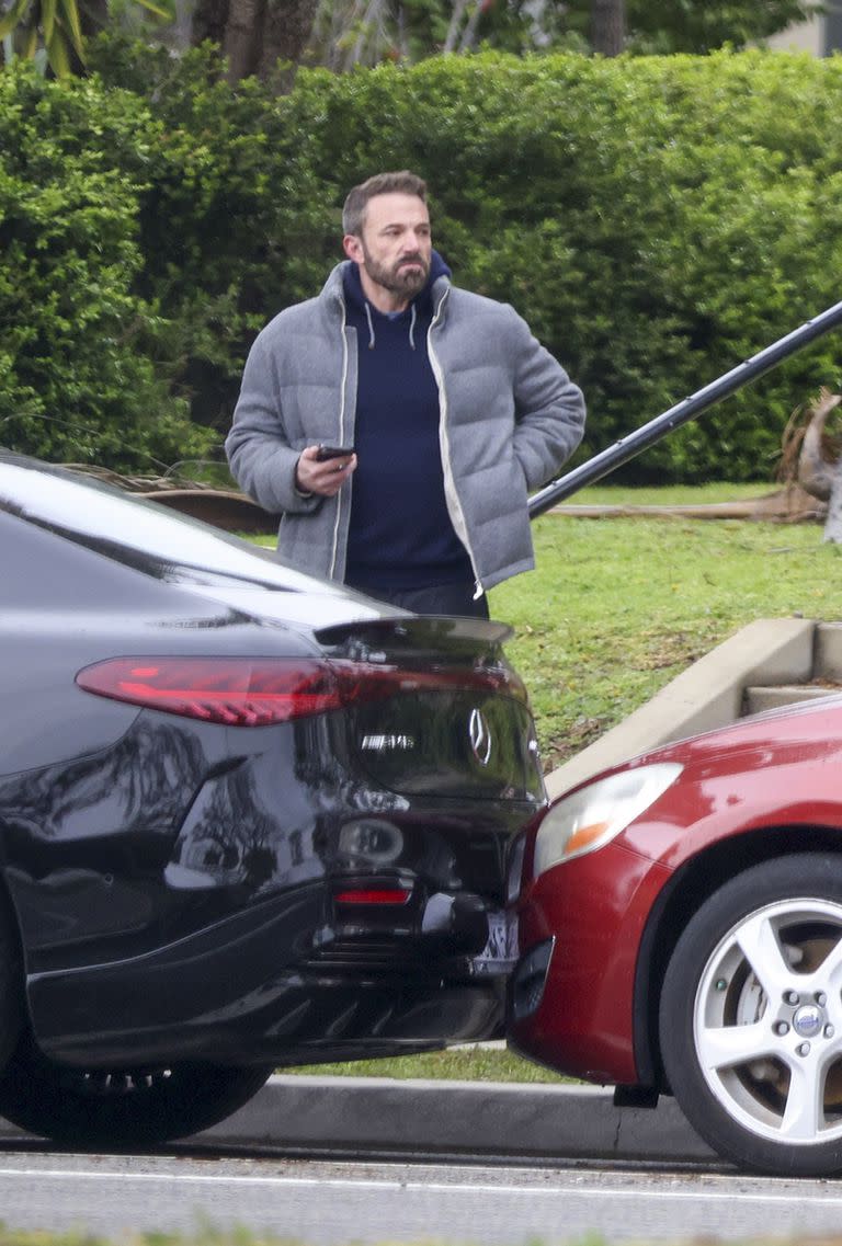 Ben Affleck tuvo serios problemas para sacar su auto el lunes por la mañana