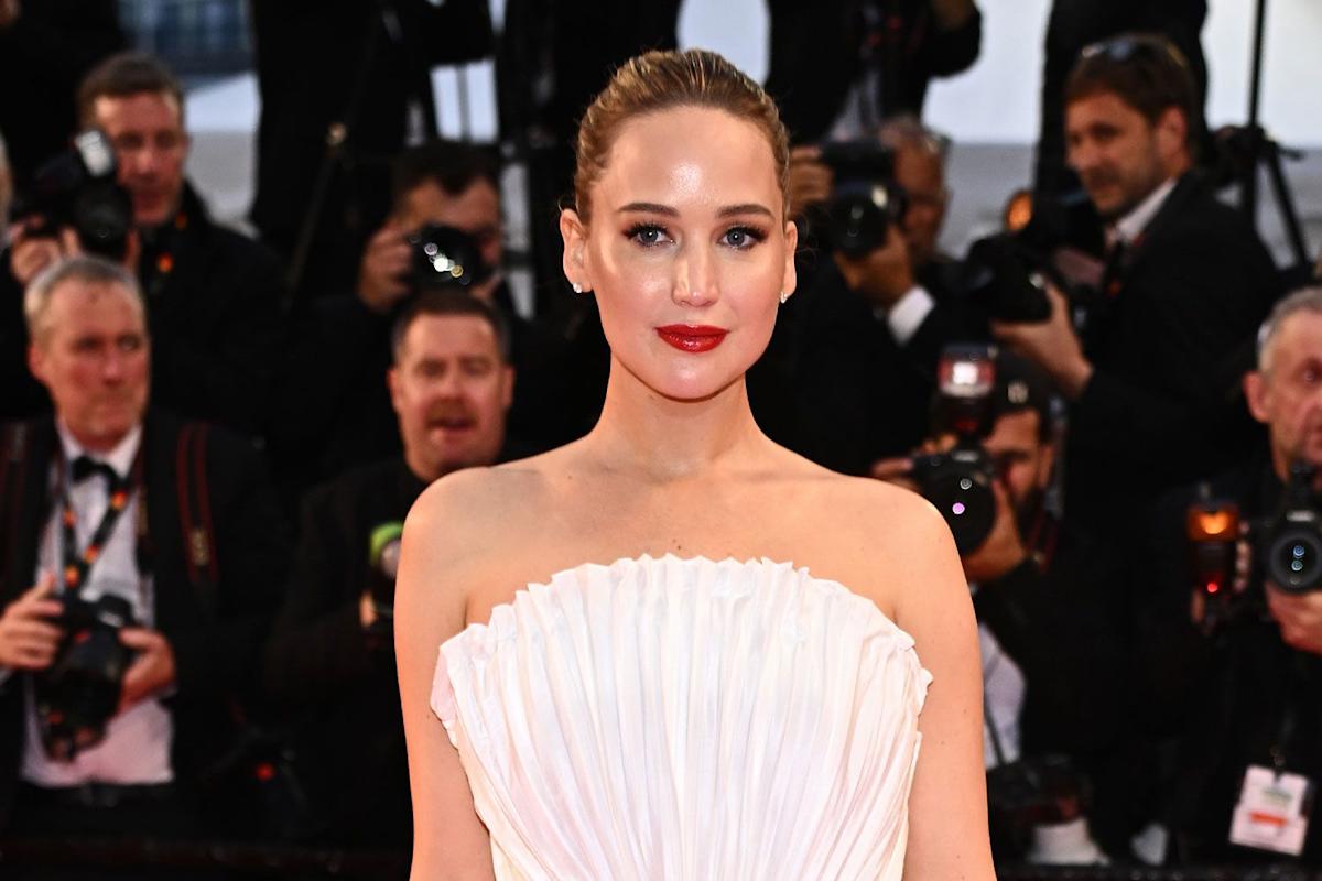 Jennifer Lawrence Dazzles in First Red Carpet Appearance Since
