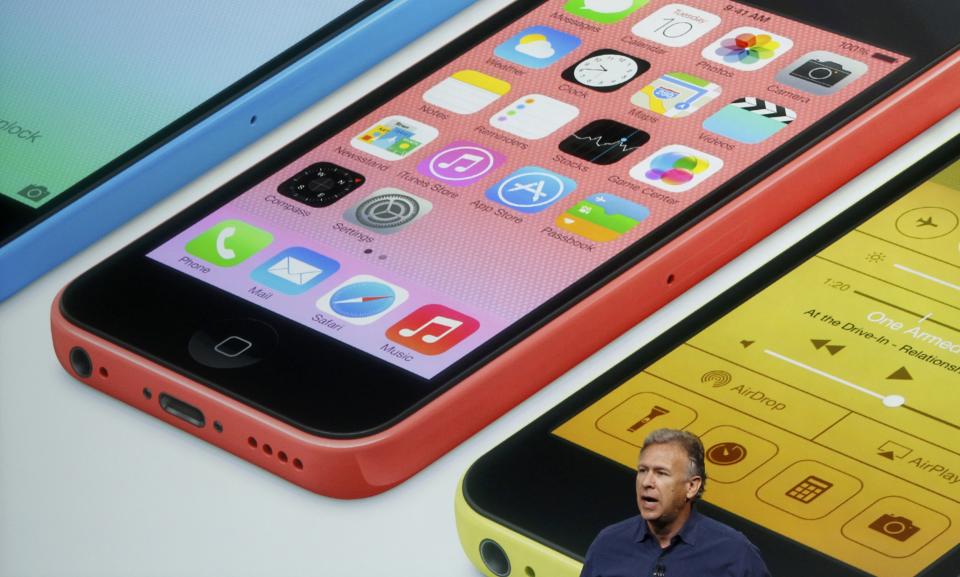 Phil Schiller, senior vice president of worldwide marketing for Apple Inc, speaks on stage at Apple Inc's media event in Cupertino, California September 10, 2013. REUTERS/Stephen Lam (UNITED STATES - Tags: BUSINESS SCIENCE TECHNOLOGY BUSINESS TELECOMS)