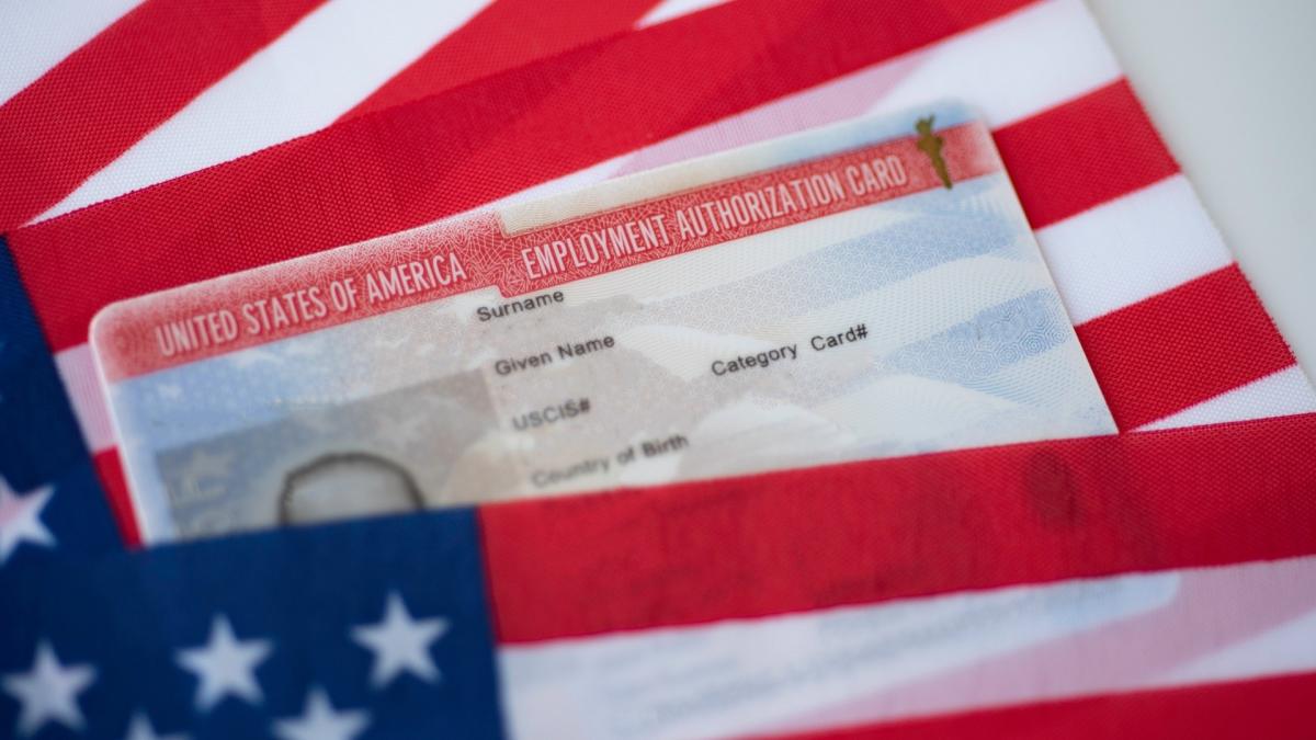 USCIS asks immigrant healthcare workers to expedite renewal of their permits