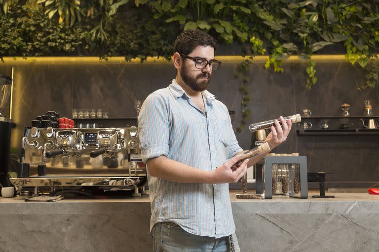 Café de especialidad. Diego Bustamante Prado, barista de Puerto Blest. Buenos Aires.