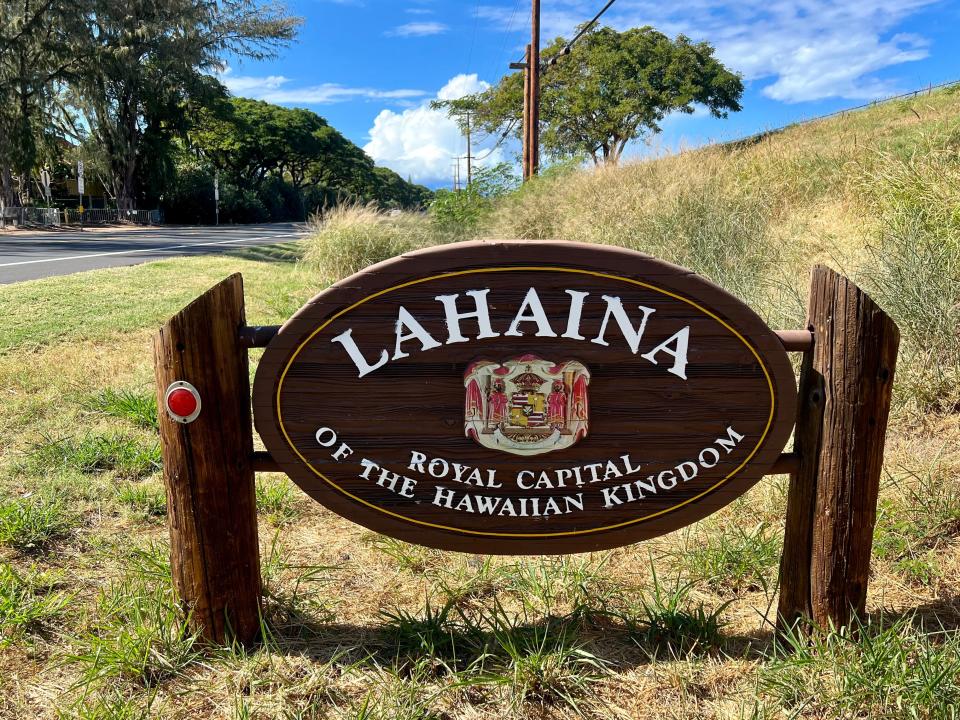 A welcome sign to Lahaina,