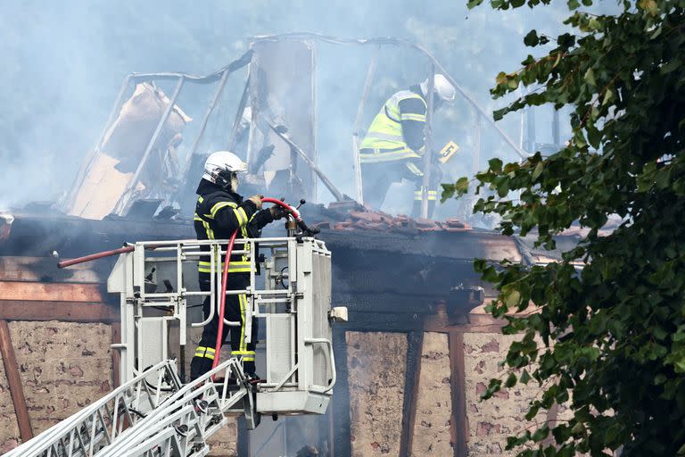 Tragedia en Francia: nueve muertos y dos desaparecidos tras incendiarse una casa para discapacitados