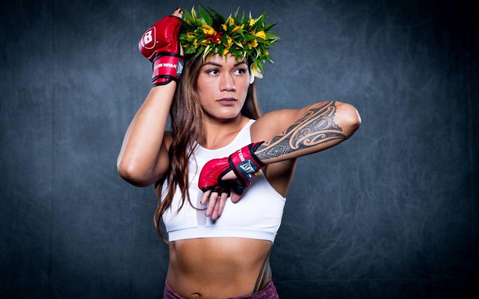 Ilima-Lei Macfarlane retained her world flyweight title over Valerie Letourneau in Hawaii - Lucas Noonan/Bellator 