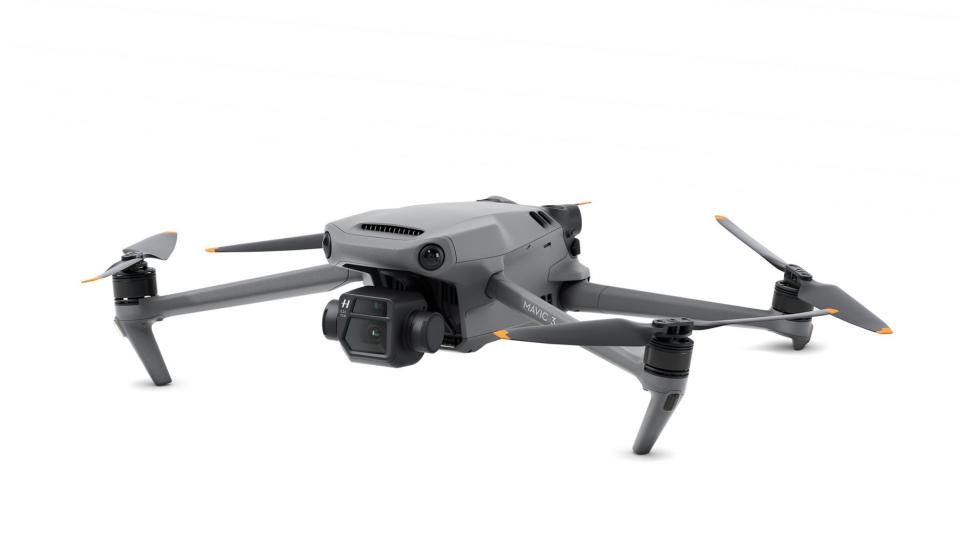 <p>DJI Mavic 3 drone press gallery</p>
