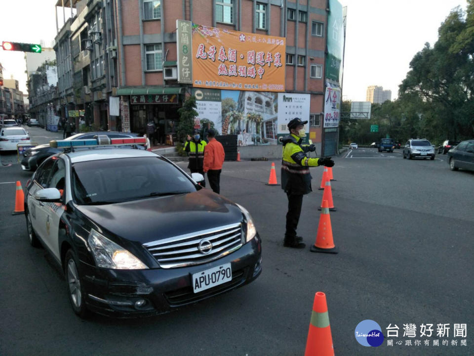 大溪分局為因應大量車潮、人潮湧入，提供建議替代道路，將派員於易壅塞路段加強疏導。<br /><br />
<br /><br />
