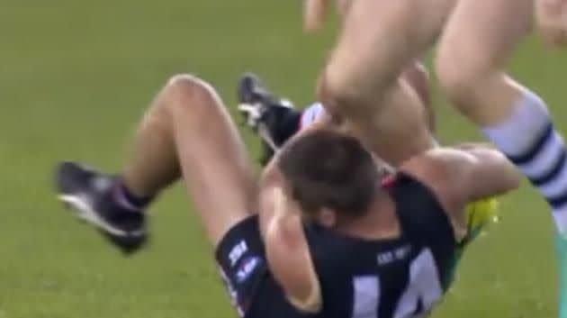 Dangerfield's knee makes contact. Source: AFL