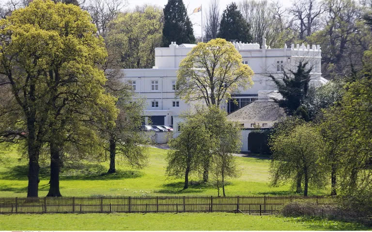 Royal Lodge, el refugio del príncipe Andrés en Windsor