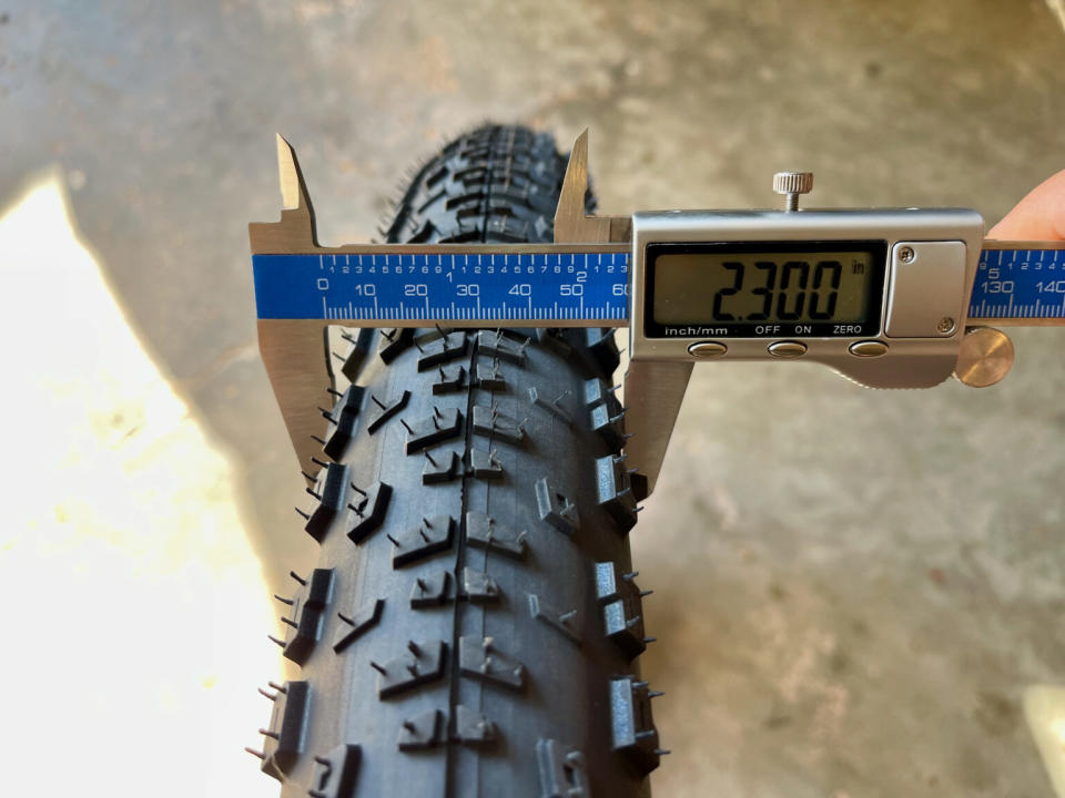 Bontrager RSL Tires Saint Anne measured