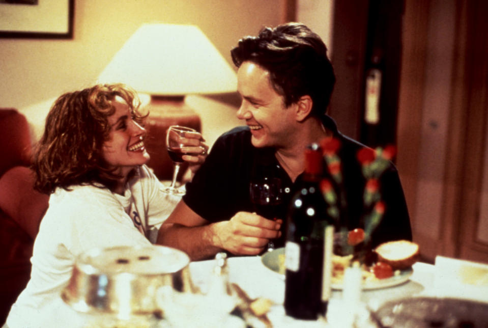 Julia Roberts and Tim Robbins eat room service